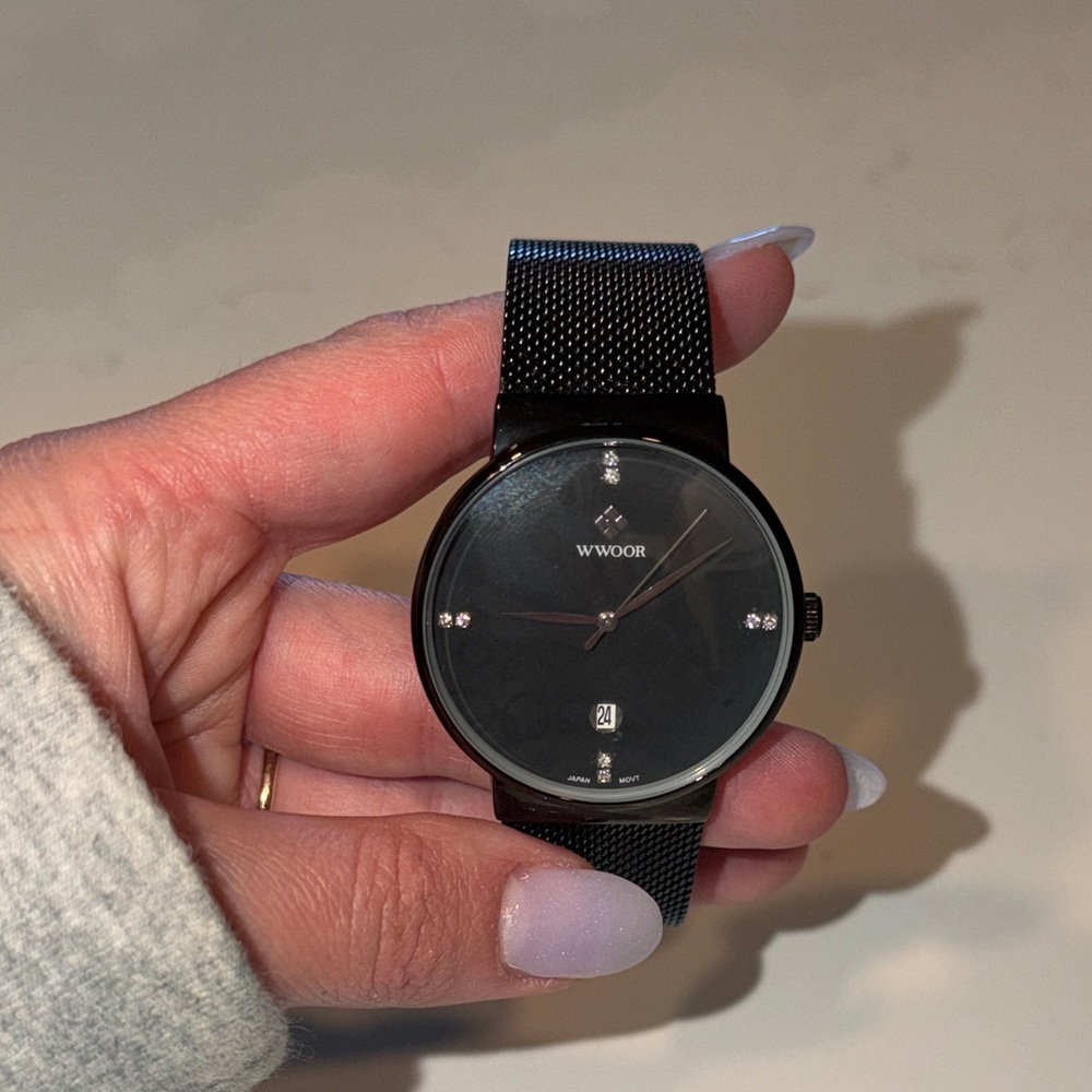 Men’s Black Mesh Band Minimalist Watch